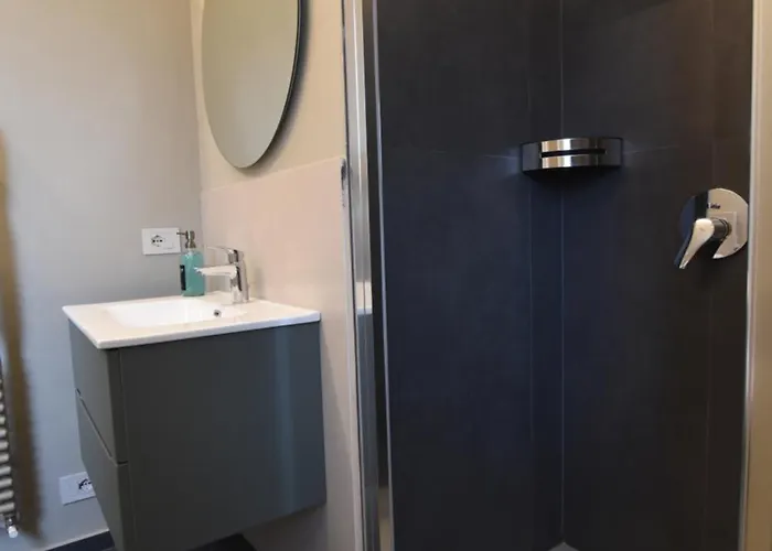 De' Carracci Πανσιόν 3*